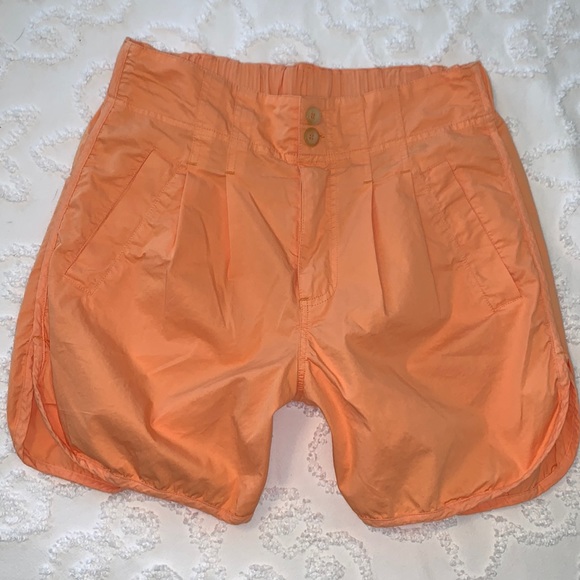 FREE PEOPLE ORANGE PLEATED SHORTS NWOT - Picture 5 of 9